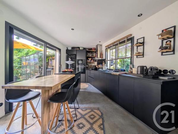 Maison à vendre  6 pièces - 123,93 m 2   SURESNES  - 92