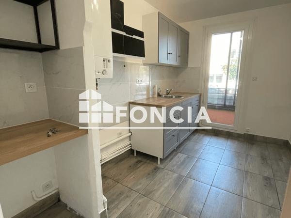 Location Appartement 3 pièces 60 m² - RUE JULES FERRY Gardanne 13120