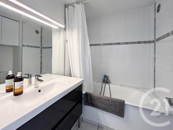 Appartement F1 à vendre  1 pièce - 24,46 m 2   COURBEVOIE  - 92