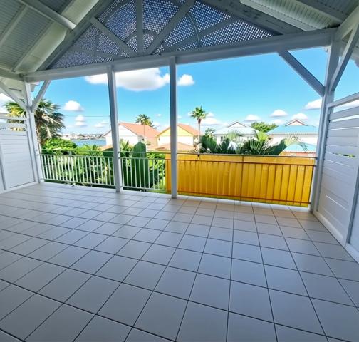 Appartement meublé, vue mer, vaste terrasse, à vendre 3 pièces, LE MOULE (971)