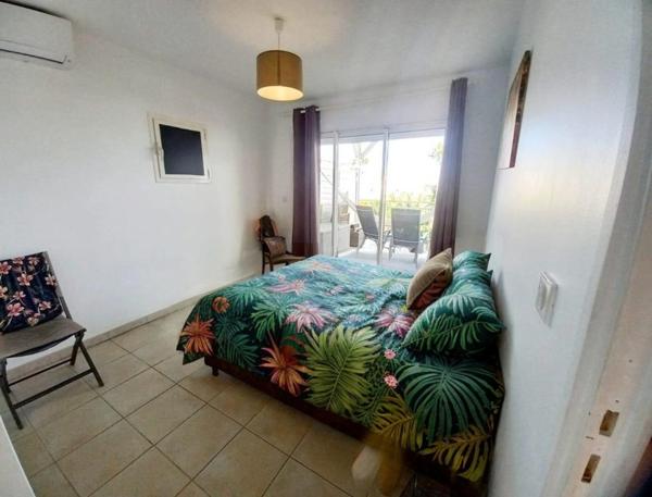 Appartement meublé, vue mer, vaste terrasse, à vendre 3 pièces, LE MOULE (971)