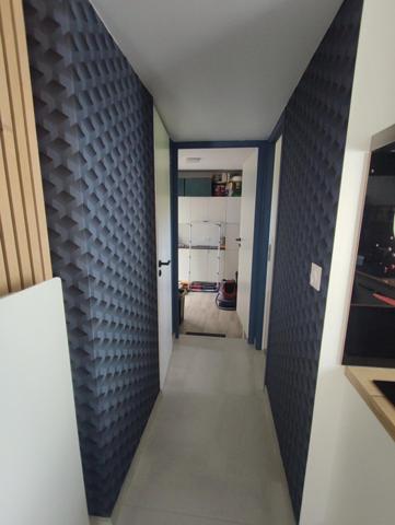 Maison entièrement refaite à neuf deux chambres, garage, place de parking