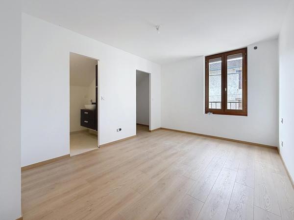 Appartement rénoé avec extérieur 3 chambres