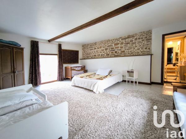 Maison 5 pièces de 196 m² à Soulles (50750)