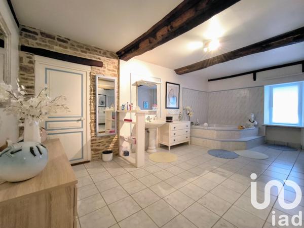 Maison 5 pièces de 196 m² à Soulles (50750)