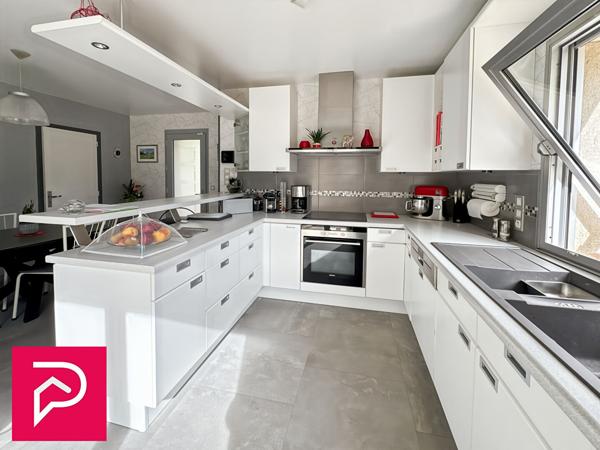 Maison 8 pièces 240 m2