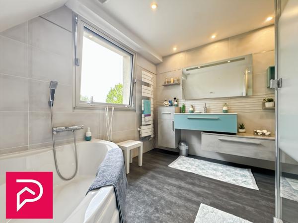 Maison 8 pièces 240 m2