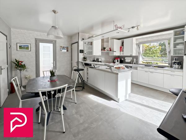 Maison 8 pièces 240 m2