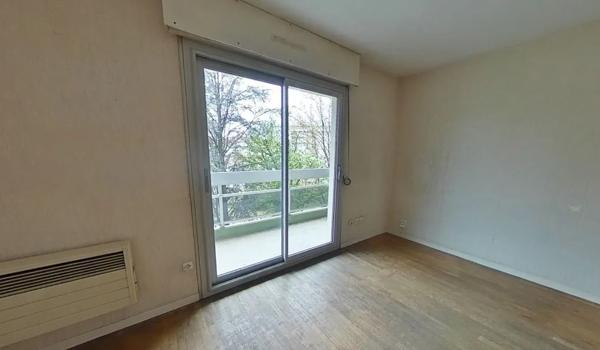 APPARTEMENT T4 A LOUER - VILLEURBANNE Onze-Novembre 105.51 m 2 1 290 € charges comprises par mois