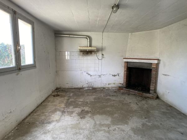 Maison des années 60 à rénover – Fort potentiel en plein centre bourg