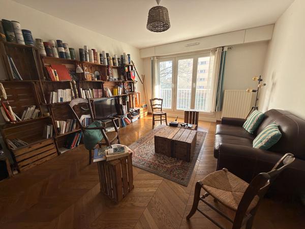 F3 METZ VALLIERES UNE CHAMBRE, CUISINE EQUIPEE, BALCON, STATIONNEMENT SOUS-SOL