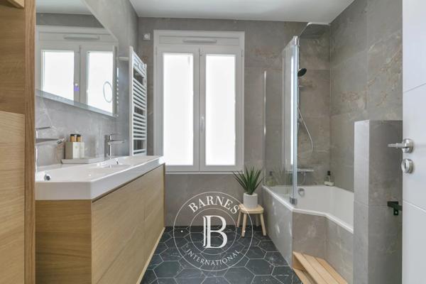 Puteaux, Maison 5 Chambres -  183 m² à vendre