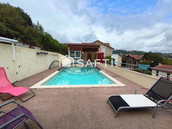 Maison avec piscine sur les hauteurs