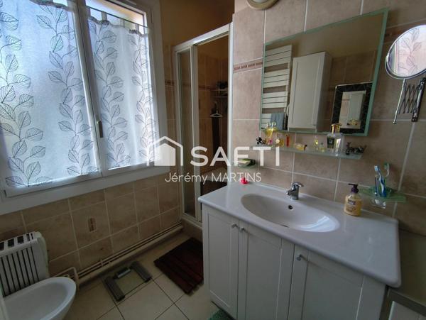 Maison avec piscine sur les hauteurs