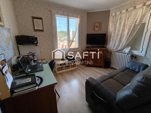 Maison avec piscine sur les hauteurs