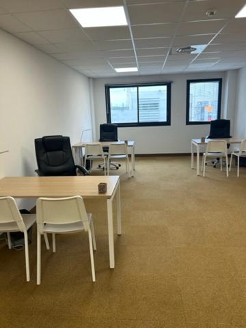 Bureau cosy de 53 m² à Garosud – Parfait pour une petite équipe ambitieuse !