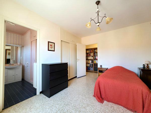 Appartement La Garde 5 pièce(s) 146.19 m2 - Comme une maison, avec jardin privatif et garage