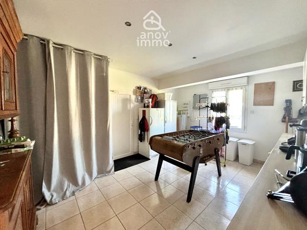 Maison
                                                                                                                                                                                                                                                                                                                        5 pièce(s)                                                                                                                                                                                                          4 chambre(s)                                                                                                                                                                                                          137  m²