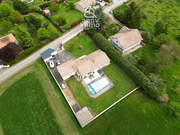 Maison
                                                                                                                                                                                                                                                                                                                        5 pièce(s)                                                                                                                                                                                                          4 chambre(s)                                                                                                                                                                                                          137  m²
