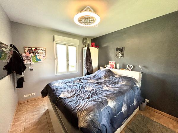 Maison
                                                                                                                                                                                                                                                                                                                        5 pièce(s)                                                                                                                                                                                                          4 chambre(s)                                                                                                                                                                                                          137  m²