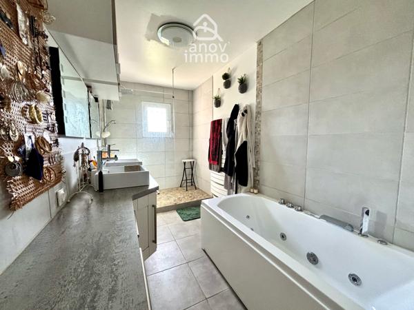Maison
                                                                                                                                                                                                                                                                                                                        5 pièce(s)                                                                                                                                                                                                          4 chambre(s)                                                                                                                                                                                                          137  m²