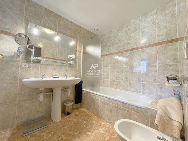 Vélizy-Villacoublay - Maison 6 pièces. €787 950 ** - Référence 665-C