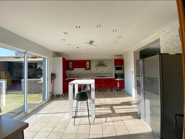 Maison d'exception 8 pièces à vendre à Villers-Bretonneux - Exclusivité Agence Principale €457 000 ** - Référence 13857