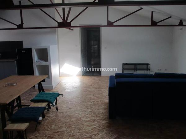 Vente Immeuble 7 pièces 186 m2 à Saint-Jean-d'Angély