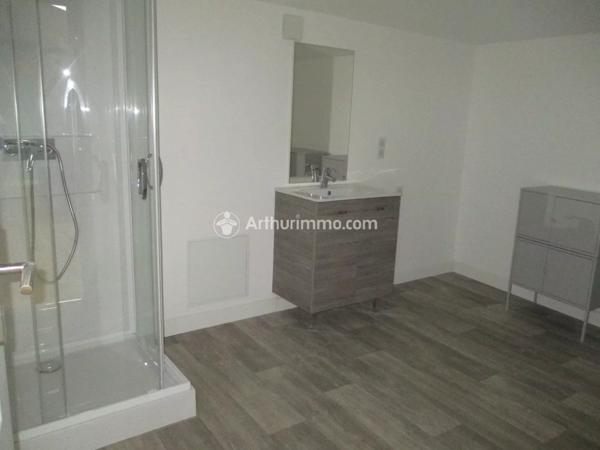 Vente Immeuble 7 pièces 186 m2 à Saint-Jean-d'Angély