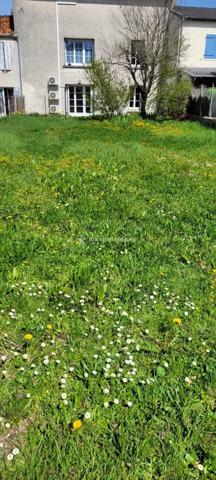 Vente Immeuble 7 pièces 186 m2 à Saint-Jean-d'Angély