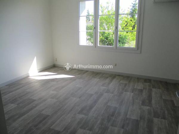 Vente Immeuble 7 pièces 186 m2 à Saint-Jean-d'Angély