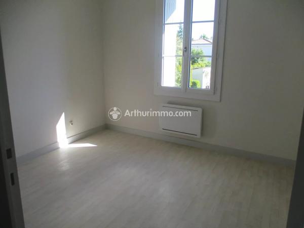 Vente Immeuble 7 pièces 186 m2 à Saint-Jean-d'Angély