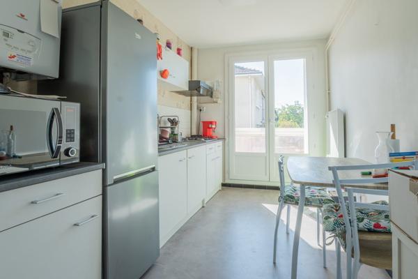 Appartement T2, balcon, cave et parking