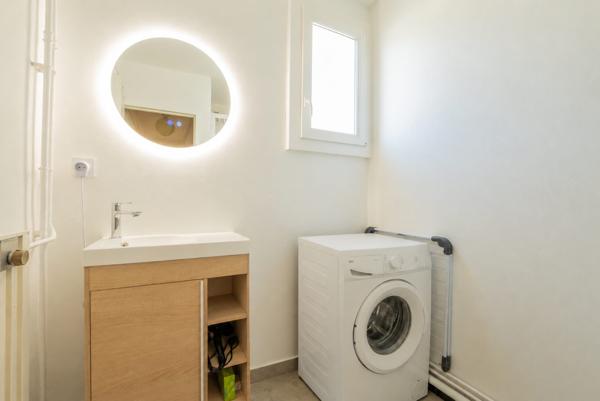 Appartement T2, balcon, cave et parking