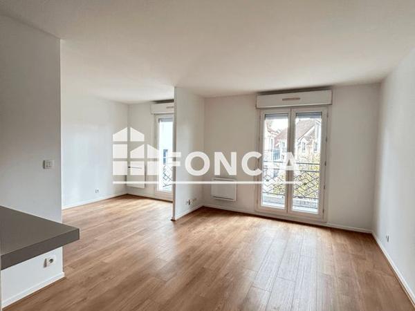 Location Studio 29.6 m² - 3 SQUARE DES MUSES Chilly-mazarin 91380