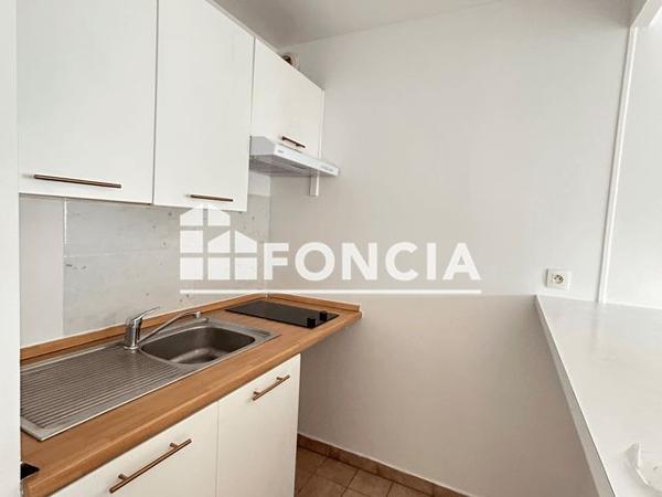 Location Studio 29.6 m² - 3 SQUARE DES MUSES Chilly-mazarin 91380