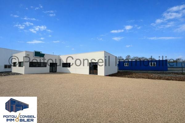 LOCAL COMMERCIAL NEUF LA CRECHE 95m2