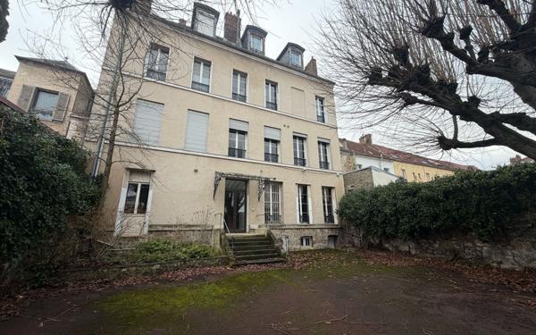 Appartement à vendre    1 pièce • 213,24 m2 Saint-Ouen-l'Aumône