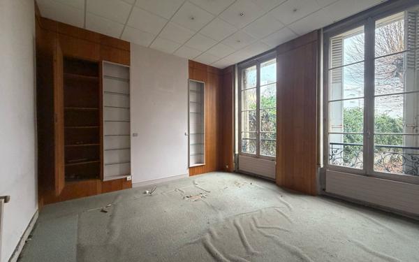 Appartement à vendre    1 pièce • 213,24 m2 Saint-Ouen-l'Aumône