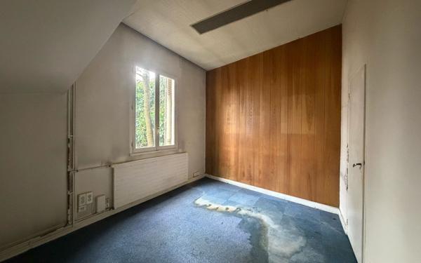 Appartement à vendre    1 pièce • 213,24 m2 Saint-Ouen-l'Aumône