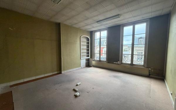 Appartement à vendre    1 pièce • 213,24 m2 Saint-Ouen-l'Aumône