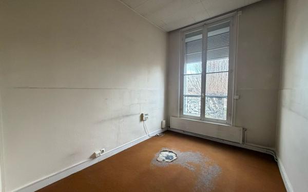 Appartement à vendre    1 pièce • 213,24 m2 Saint-Ouen-l'Aumône
