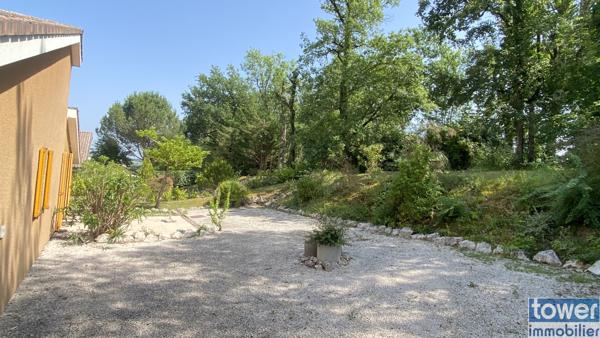 Villa
                                                                                                                                                                                                                                                                                                                        4 pièce(s)                                                                                                                                                                                                          3 chambre(s)                                                                                                                                                                                                          102  m²