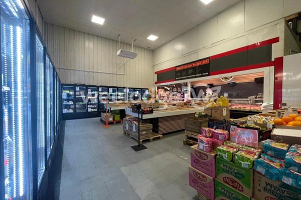 Local commercial à vendre de 720 m² à Valenton