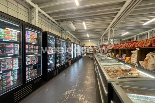 Local commercial à vendre de 720 m² à Valenton