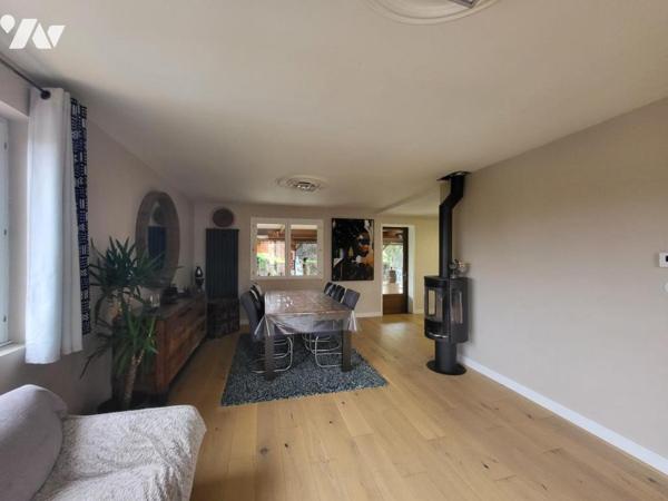 Charmante maison de plain-pied avec sous-sol complet 