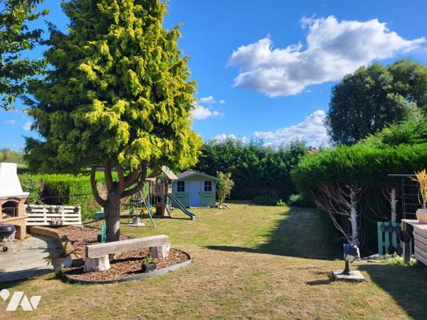 Charmante maison de plain-pied avec sous-sol complet 