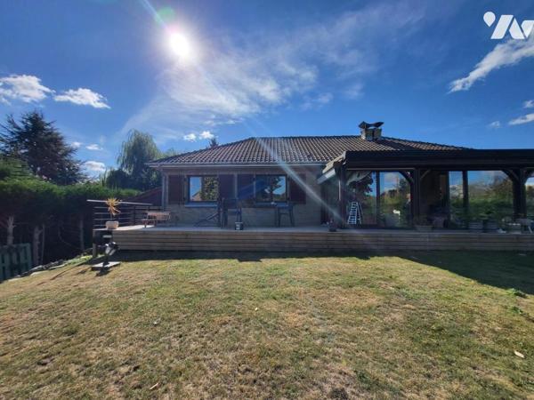 Charmante maison de plain-pied avec sous-sol complet 