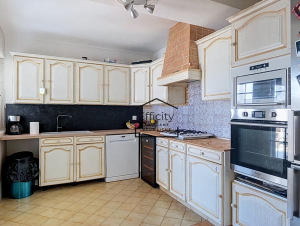 Maison
         5 pièces
        - 112 m² Exclusivité 309 900 € *