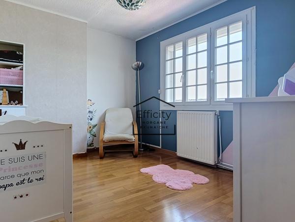 Maison
         5 pièces
        - 112 m² Exclusivité 309 900 € *